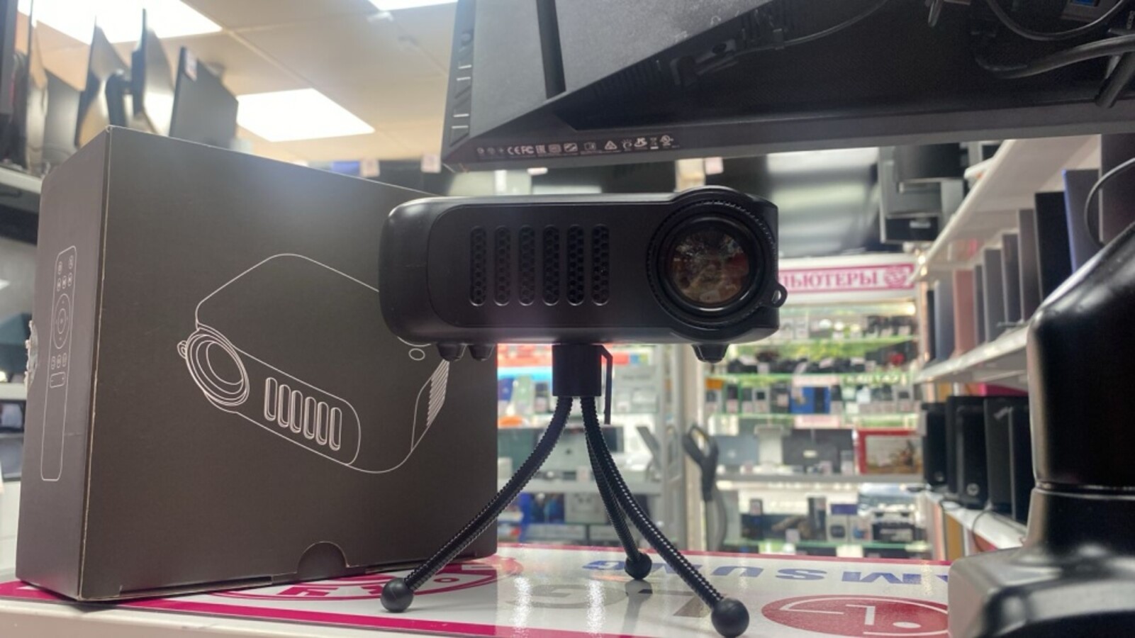 Проектор Rombica