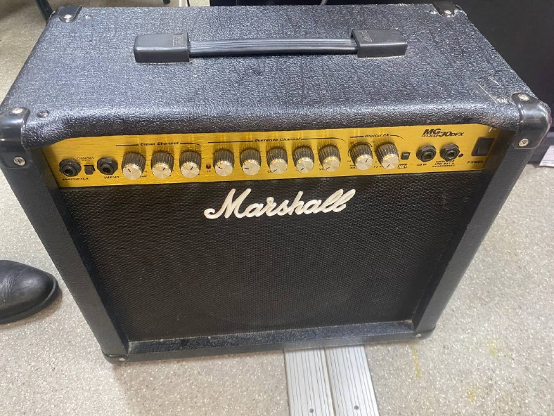Комбоусилитель Marshall MG30DFX