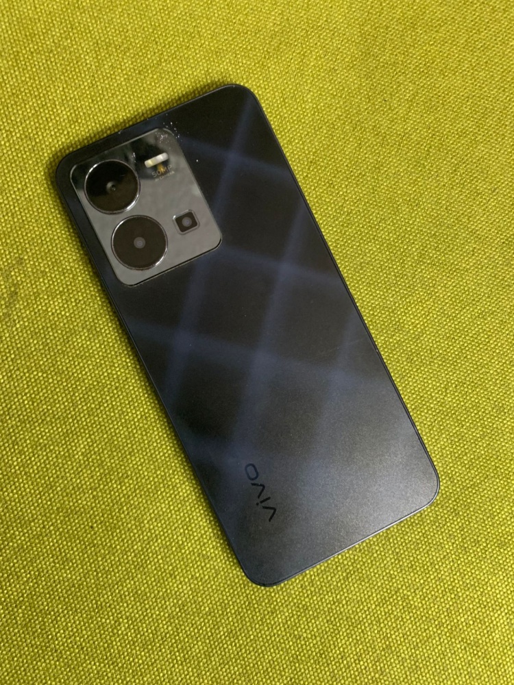 Смартфон Vivo Y35 4/128