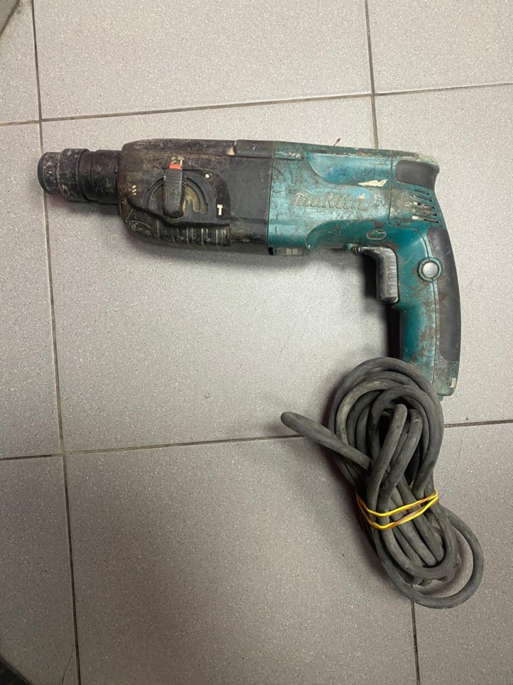 Перфоратор Makita HR2470